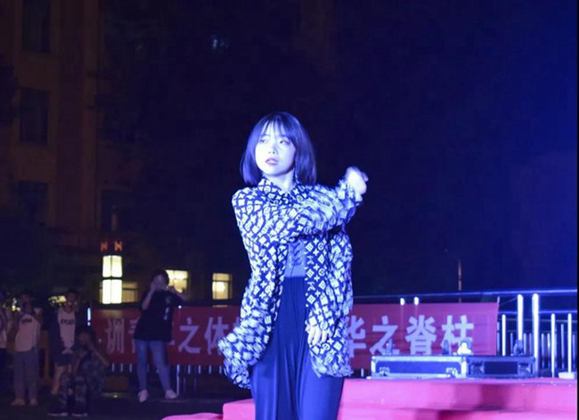 成都七中一年的学费是多少钱