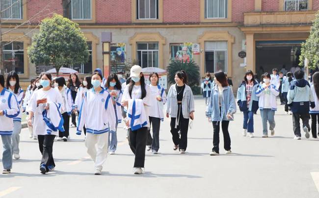 广安市机电机械学校一年学费多少
