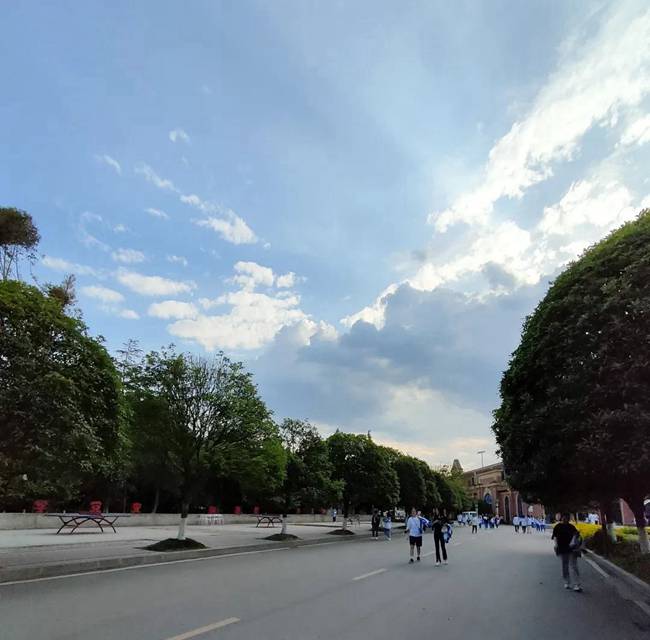 2025年成都七中高新校区怎么样
